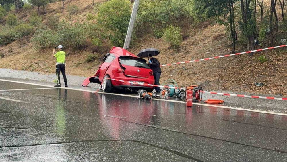 eyupsultanda feci kaza surucu hayatini kaybetti 1