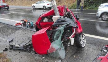 eyupsultanda feci kaza surucu hayatini kaybetti dJiQqlYp