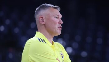 fenerbahce kocu jasikeviciustan 12 dev adama ovgu turnuvanin en iyisiydi bzAvYqjS
