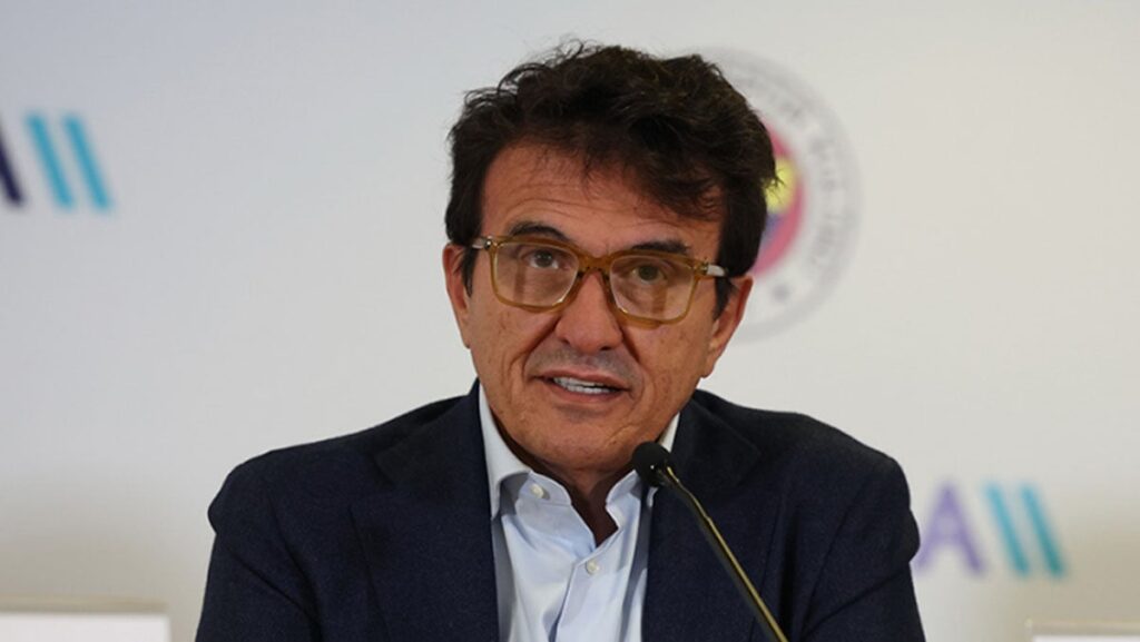 fenerbahce yonetiminden yeni teknik direktor aciklamasi A5Shkd4L