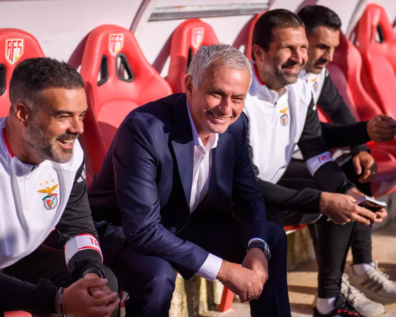 fenerbahceden kovulduktan sonra benficaya imza atmisti jose mourinhodan flas aciklama o takimin basina gececegim A2QrJbJg