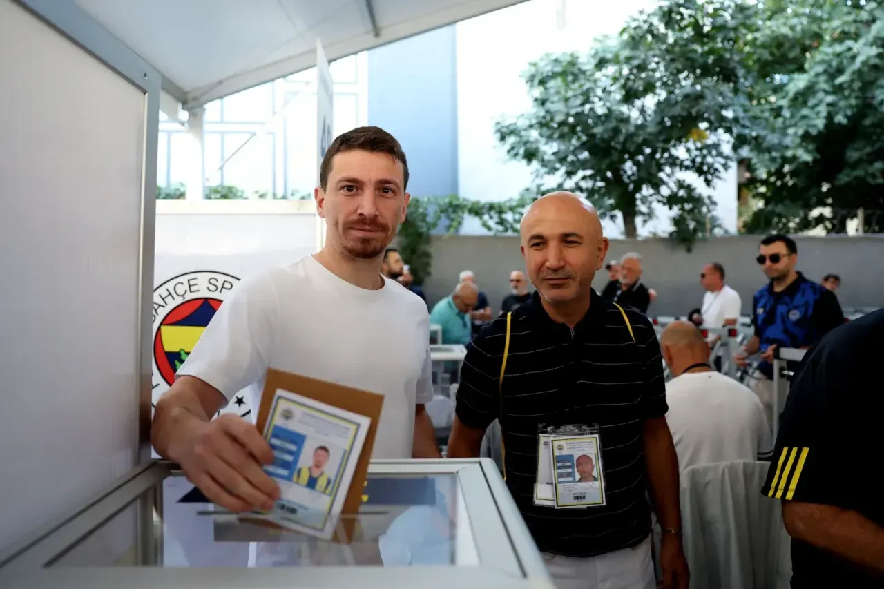 fenerbahceli futbolcu hakkinda sorusturma baslatildi 1