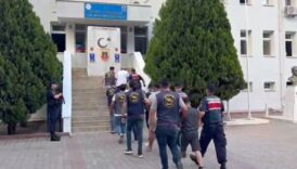 feto tehdidiyle 1 milyon lira dolandirdilar 5 sahte polis yakalandi 95UEBb1k