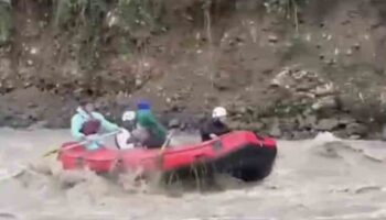 firtina gibi bir macera sel sularinda botla yolculuk rizenin sasirtici hikayesi FkNwtWEH