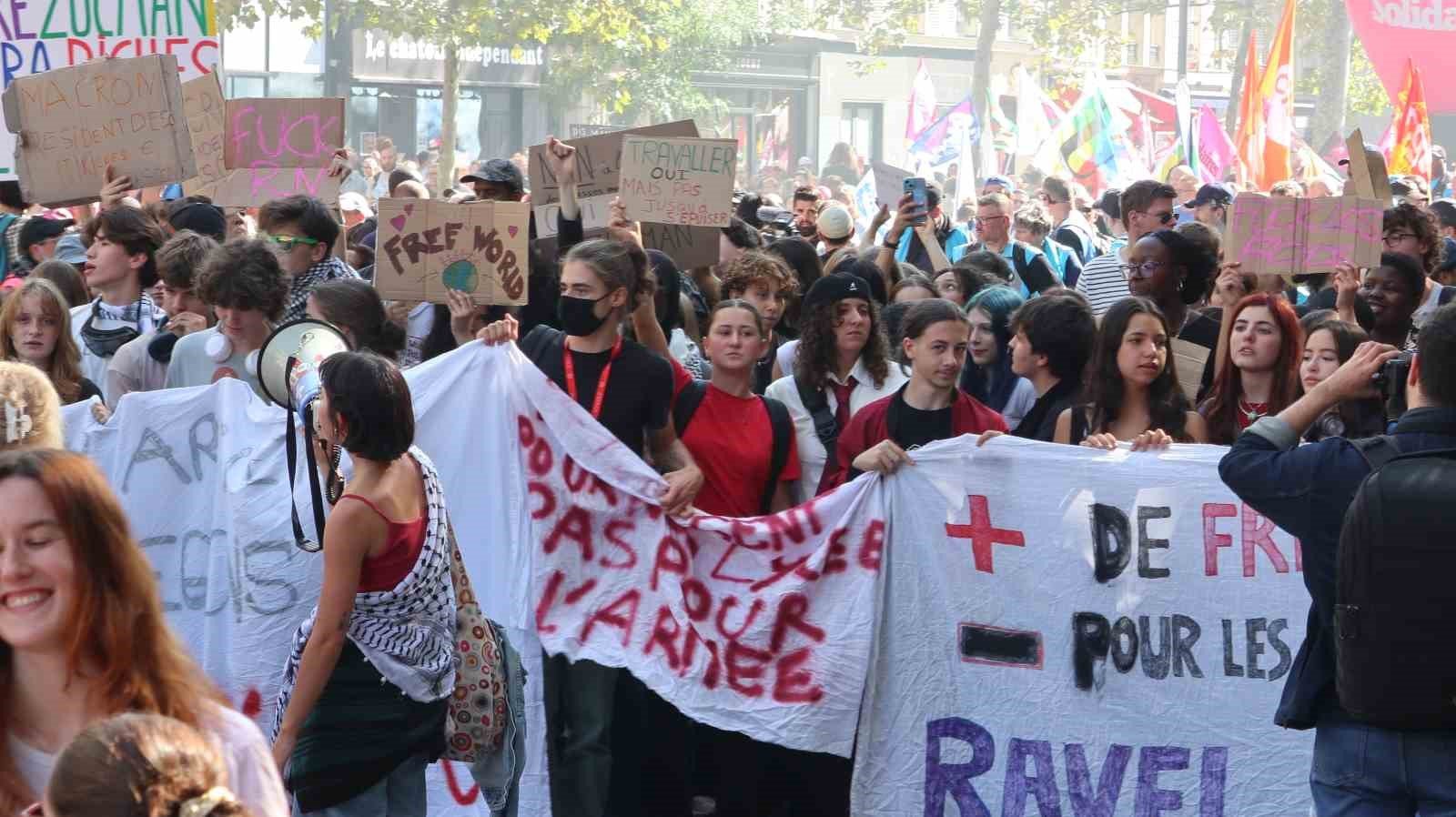 fransadaki protestolarda 110 kisi gozaltina alindi 1 Syu9OMHn