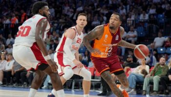 galatasaray bahcesehir trafiginde kaldi AOjxarj2