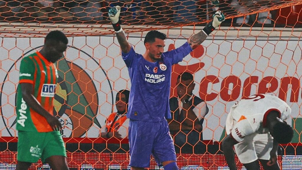 galatasarayda gecenin kahramani duvar ustasi OcvAVrYa