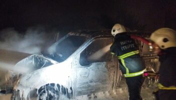 hatayda yanan arac kullanilmaz hale geldi IwDUtsV9