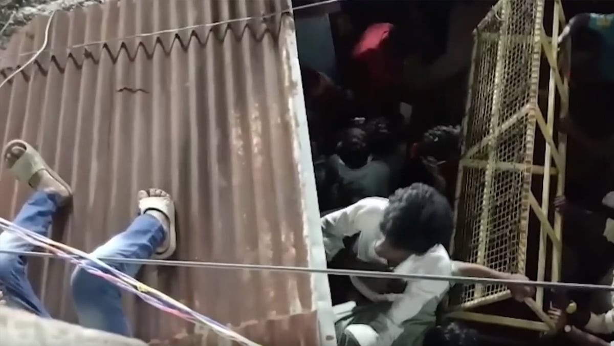 hindistanda miting alaninda izdiham 38 kisi oldu 58 kisi yaralandi 0 hjfzVOsA