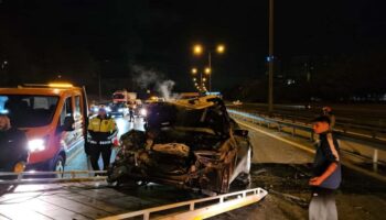 hizli surucu baska otomobile carpti kacti WvPbsqsA