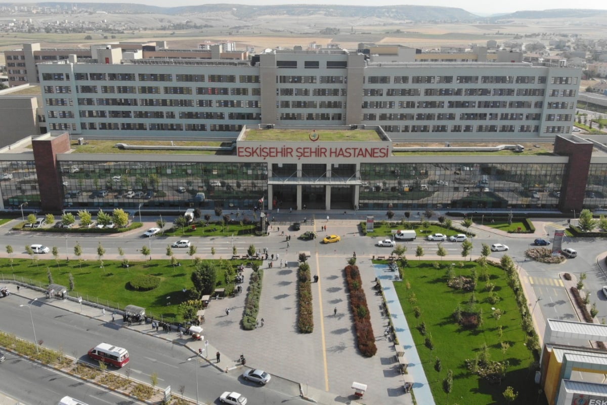 hukumlu sehir hastanesinden kacti polis pesini birakmadi 0 ELKIEPLS