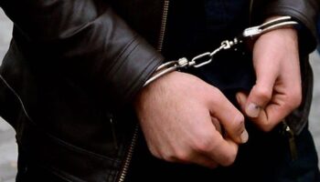 hukumlu sehir hastanesinden kacti polis pesini birakmadi Ah5wBEDv