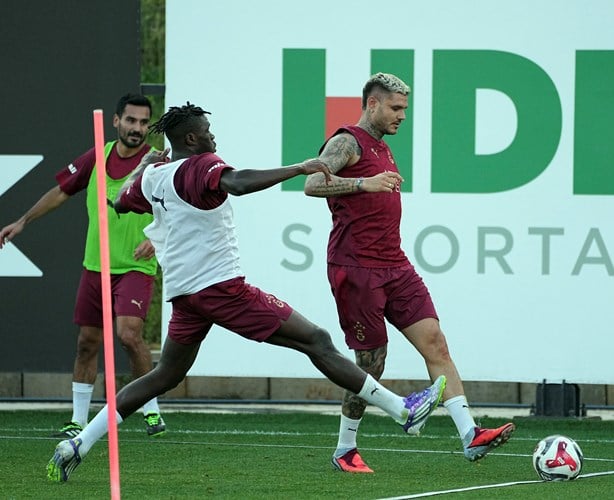 ilkay gundogan galatasarayda ilk antrenmanina cikti 0 GzRCnX5i