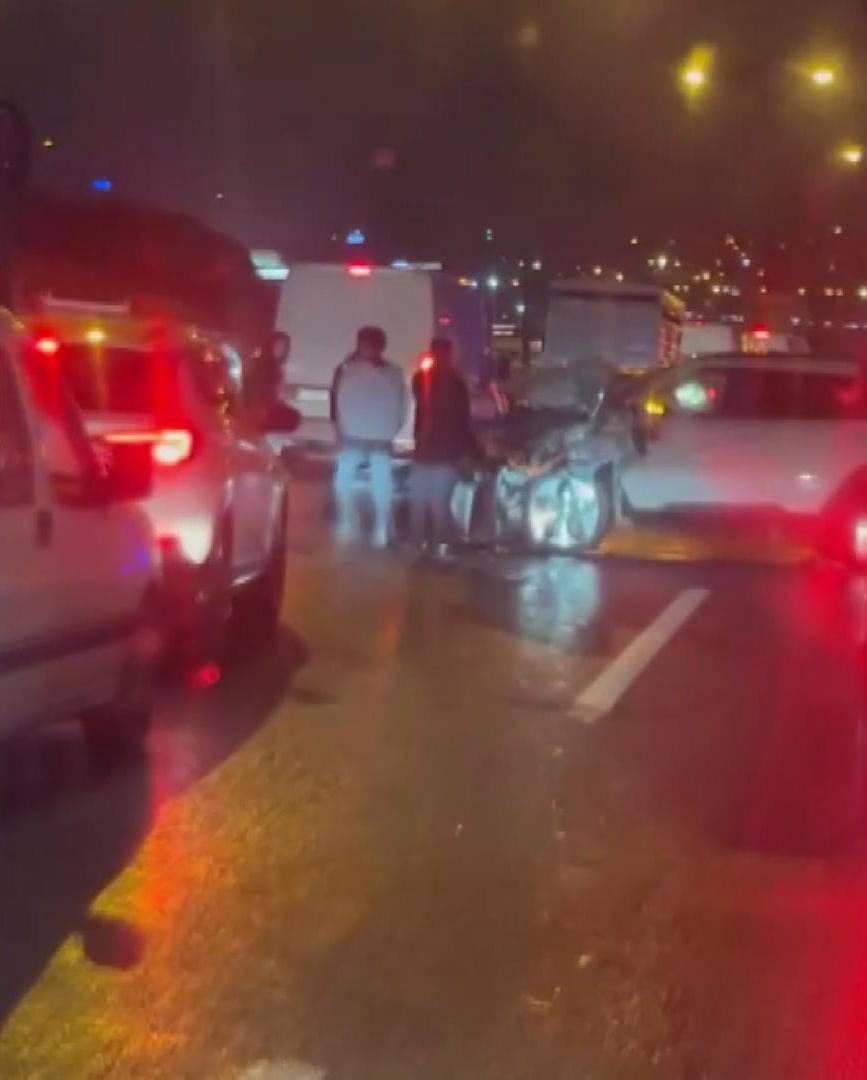 istanbulda 17 aracin karistigi zincirleme kaza 2 L6zVFurJ
