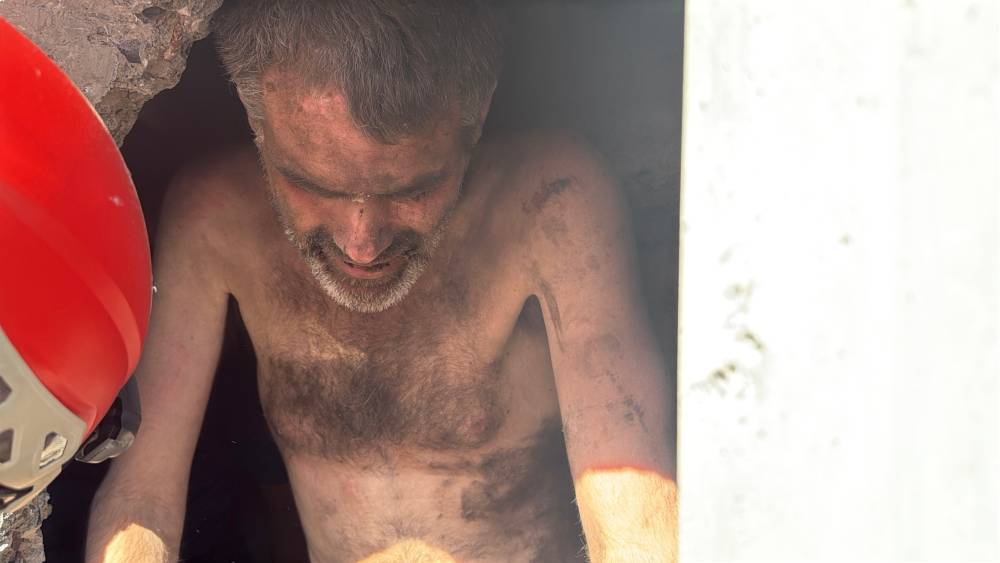 istanbulda film gibi olay kurtarilmasi 6 saat surdu gunlerce sesini kimseye duyuramadi 11 TgE5funC