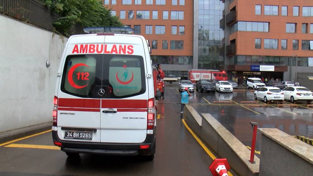 istanbulda ozel bir universitede yangin ogrenciler tahliye edildi 5 gbjW7lmt