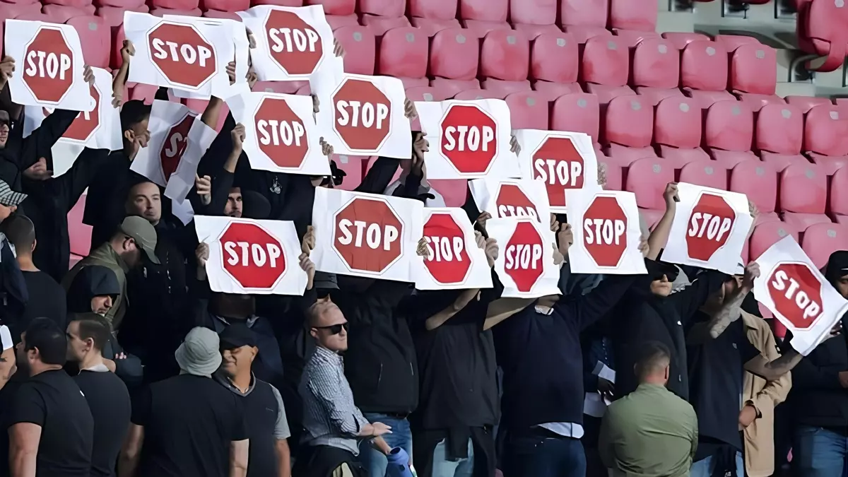 italyanlar da zulme sessiz kalmadi futbol macinda israile sok protesto 0 vqVymilC