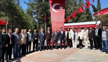 iyi parti 81 ilde sahaya cikti terorsuz turkiye surecine karsi calisma V1Uc2NHn