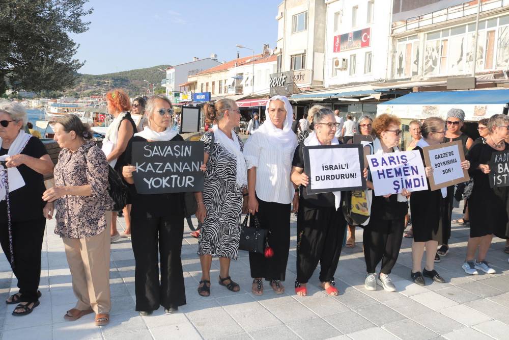 izmirli kadinlardan israile protesto 4 CNR17YlO