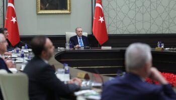 kabine toplaniyor masada neler var 3E6fubqd