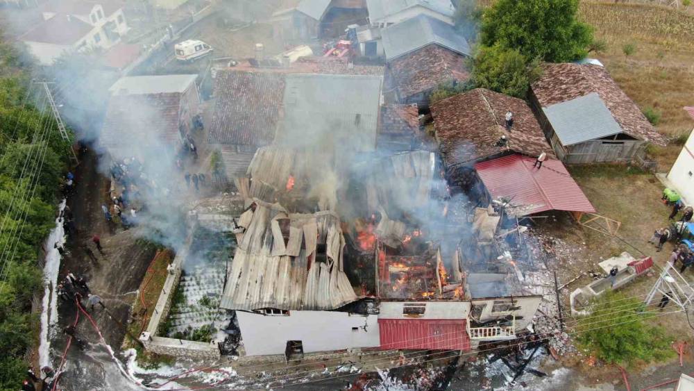 kastamonuda iki katli konak alevlere teslim oldu 2 m6e3nw5J