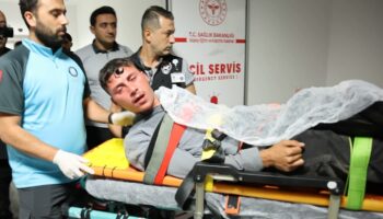 kavga eden gencler birbirlerini bicakladi 2 yarali OCx5aTsM