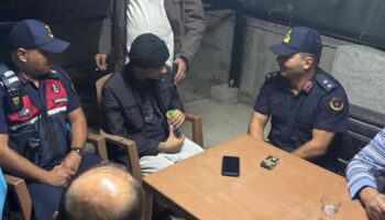 kaybolan otizmli cocugu jandarma buldu 4g36Cayt