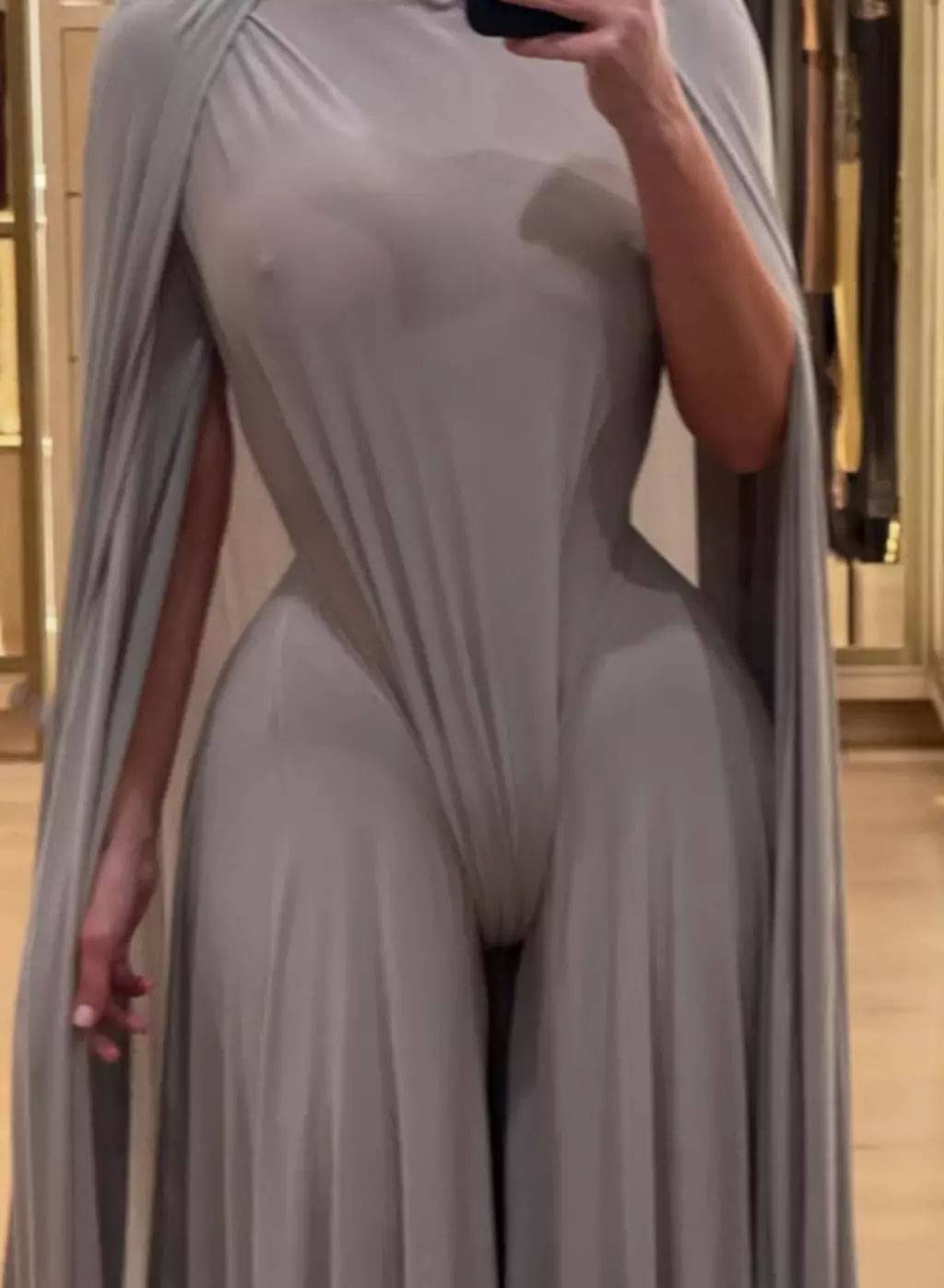 Kim Kardashian'ın gizemli kıyafeti gündem oldu! 5 kim kardashianin gizemli kiyafeti gundem oldu 4 dOMzOd9F