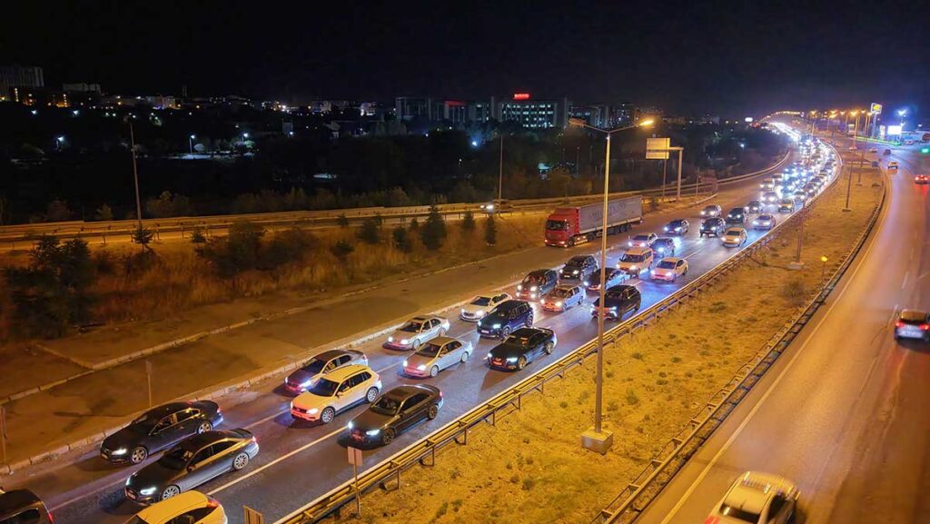 kirikkalede bayrami aratmayan trafik J9llQiWK
