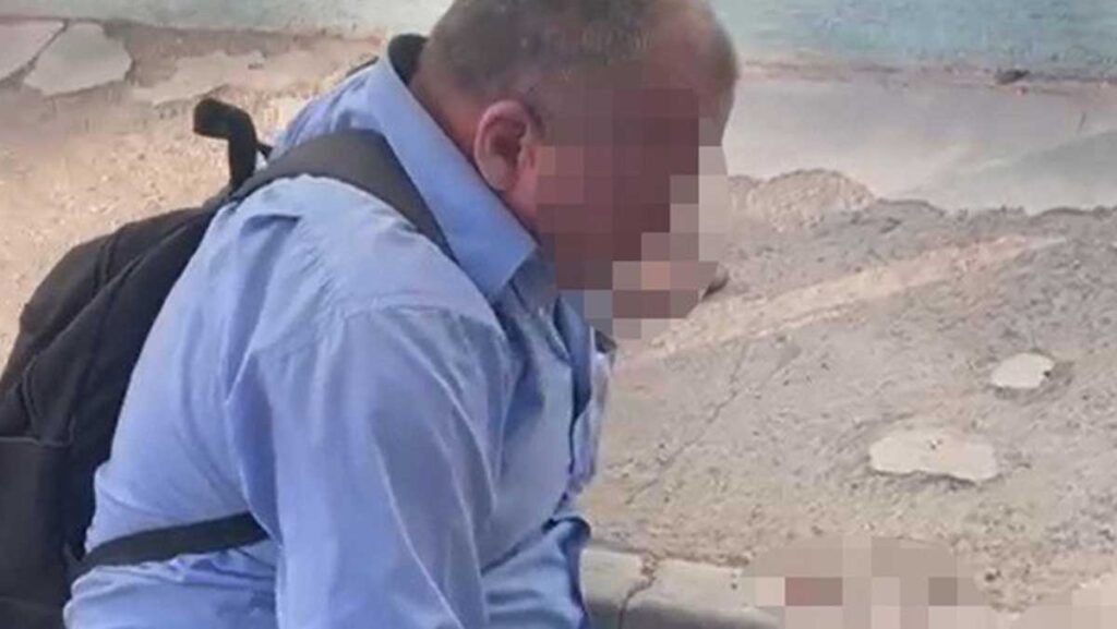 kiz cocugunu istismar eden sahsi mahalleli yakaladi LYCfXfRq