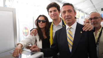 kocun gozyaslari stadi boyle terk etti lZ9kGZ9w