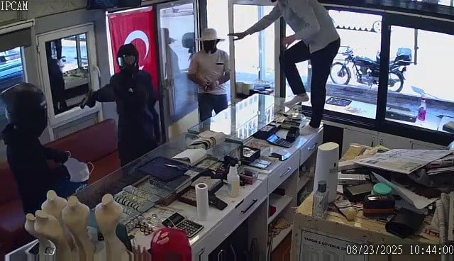 kuyumcu soygunculara meydan okudu 1