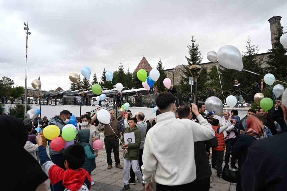 losemiyi atlatan talha sirac polis agabeyleriyle balon ucurdu 8 usAeGVJ3