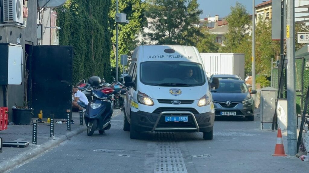 marmariste kanli gece barlar sokaginda dehset isletmeci musterilere kursun yagdirdi NlXNXKfY