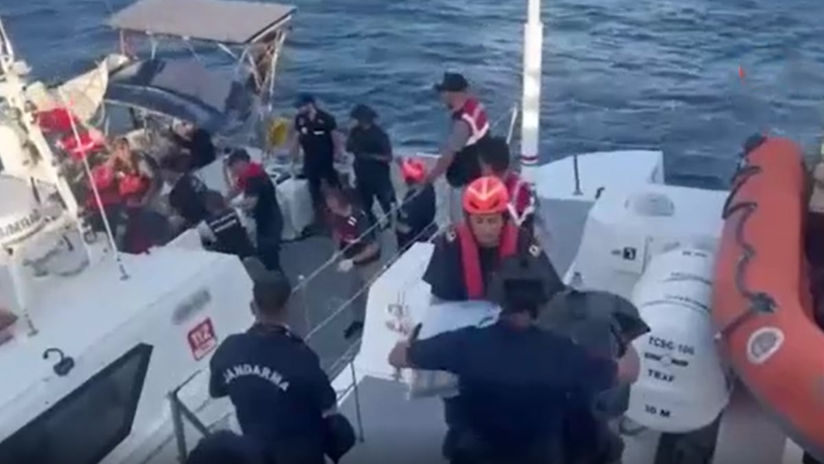 mavi vatanda zehir tacirlerine darbe denizde film gibi operasyon 1 albREAJn