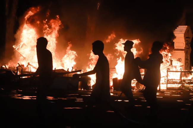 milletvekillerine verilen ayricaliklar sokakta protesto edildi 0 OwTeBdnC