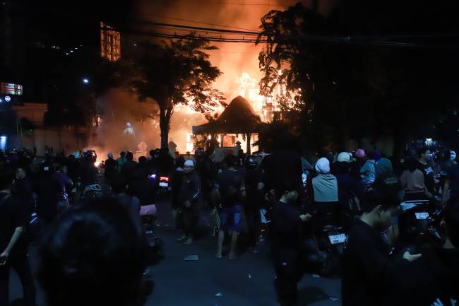 milletvekillerine verilen ayricaliklar sokakta protesto edildi 1 g4f9tfU9