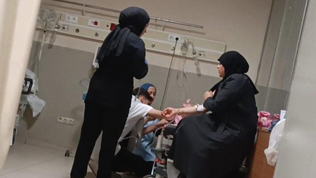 misafirlige giden 13 kisi yedikleri biskuviden zehirlendi rQKgj17A
