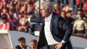 mourinho benficada uclu cekerek basladi wTZBN6FG