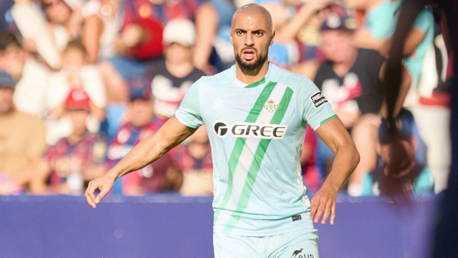 ne yaptin sen sofyan amrabat kulupte ortalik yikildi fenerbahceliler soka girdi 1