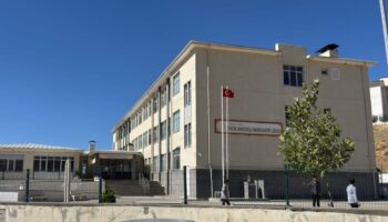 okulda aylardir hem elektrik hem de sular yok CJ4Z1BWa