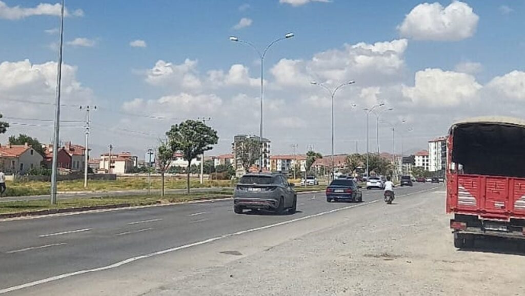 olum yoluna onlem sart mahalleli ve muhtar caresiz cN6iOOGq