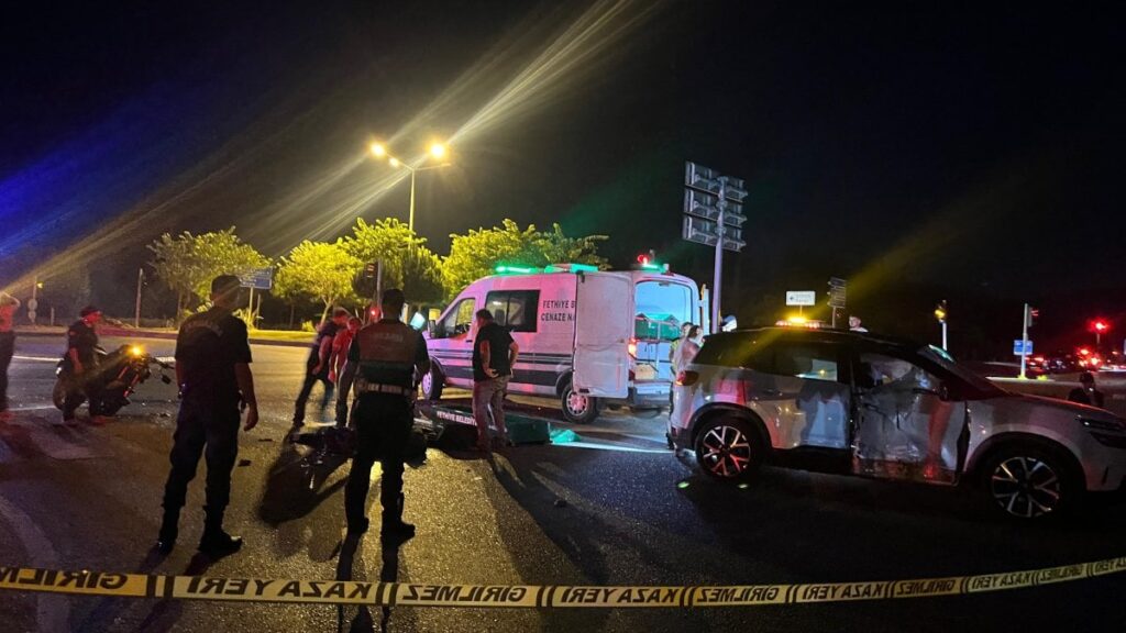 otomobil ile carpisan motosikletin surucusu oldu a5LYUcb7