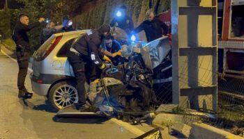 otomobil ust gecit ayagina carpti enkaza dondu 5q2ARa1p