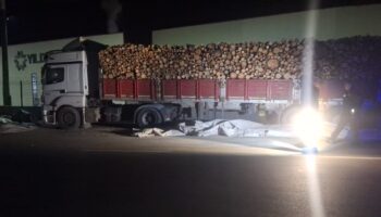 otomobilin carptigi tir surucusu oldu qOvNLlaG