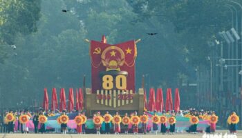ozgur vietnam 80 yasinda bagimsizligin yil donumu gorkemli torenle kutlandi plSbS488