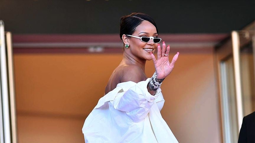 rihanna ucuncu kez anne oldu ilk kare paylasildi rocki irish mayers ismi herkesi sasirtti B7aaig3b