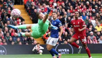 ryan gravenberch tarihe gecti liverpool galatasaray oncesi merseyside derbisinde evertoni devirdi kGWMYFj1