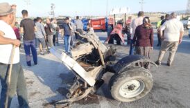 samsunda kamyonet ile traktor carpisti 4 yarali dgMKUdCl