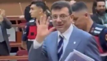 sarayin danismani oktay saral mahkeme heyeti aciga alinsin dedi JGvMAE44